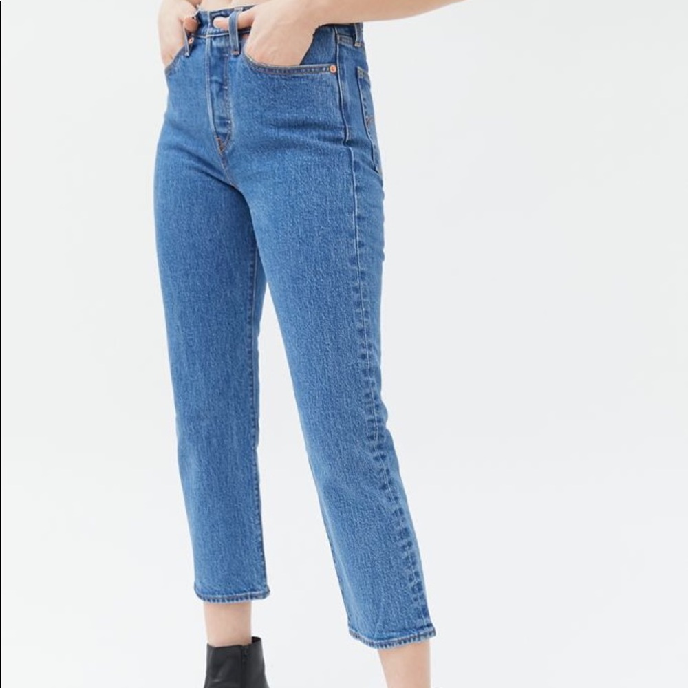 Levi’s Wedgie Straight 25